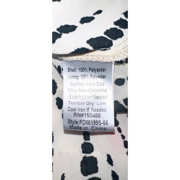 Black & White Abstract Print Blouse Monday Fun V-Neck Womens Medium 100% Polyest - Picture 4 of 4